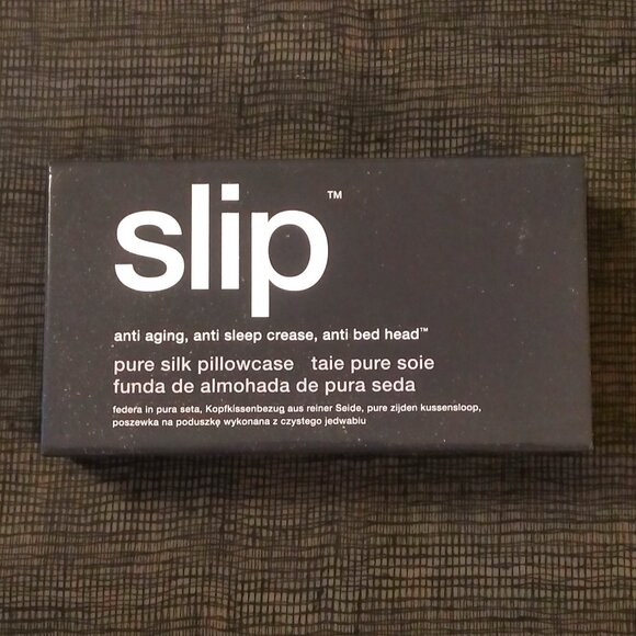New In Box SLIP Pure Silk Pillowcase - Anti: Aging / Sleep Crease / Bed Head - Picture 1 of 3